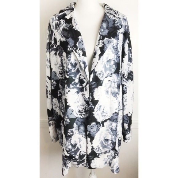 The Fifth Label • NWT Floral Walking Home Coat - Picture 4 of 7